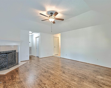 2922 Lakefield Way - Photo Thumbnail 10