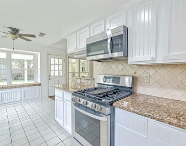 2922 Lakefield Way - Photo Thumbnail 14