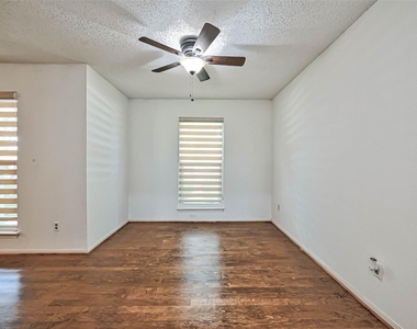 2922 Lakefield Way - Photo Thumbnail 8