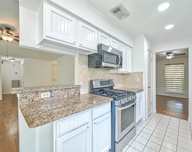 2922 Lakefield Way - Photo Thumbnail 16