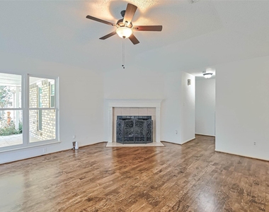 2922 Lakefield Way - Photo Thumbnail 11