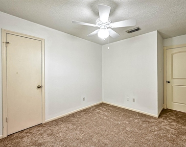 2922 Lakefield Way - Photo Thumbnail 31
