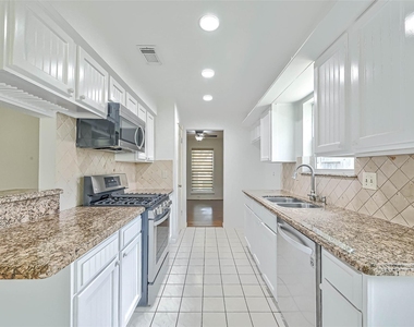 2922 Lakefield Way - Photo Thumbnail 15