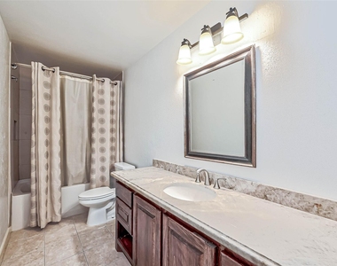 2922 Lakefield Way - Photo Thumbnail 29