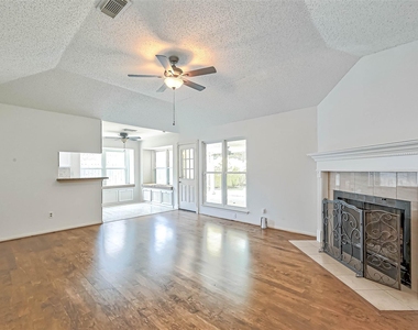 2922 Lakefield Way - Photo Thumbnail 12