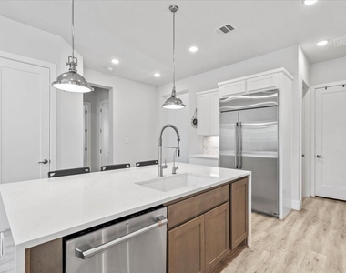 28 Clearview Terrace Place - Photo Thumbnail 17
