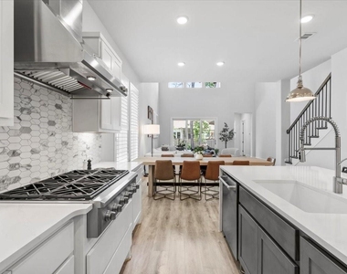 28 Clearview Terrace Place - Photo Thumbnail 12