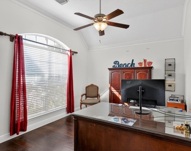 502 Ernst Court - Photo Thumbnail 12