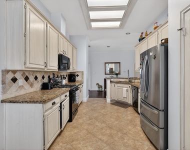 502 Ernst Court - Photo Thumbnail 7