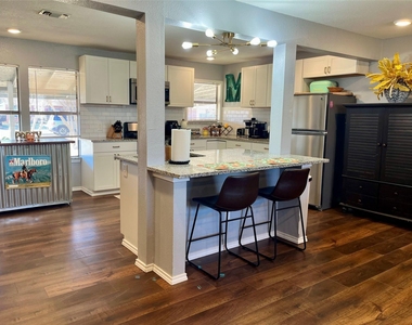 715 North Avenue - Photo Thumbnail 7