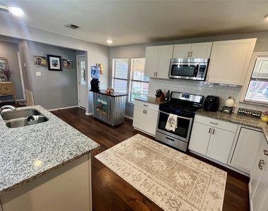 715 North Avenue - Photo Thumbnail 14