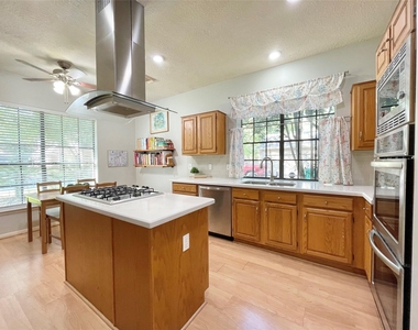 7 Windledge Place - Photo Thumbnail 5