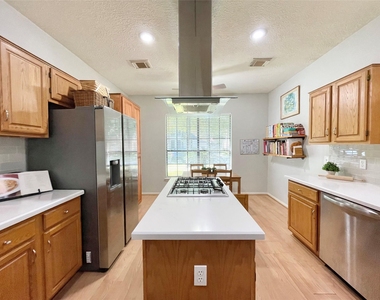 7 Windledge Place - Photo Thumbnail 6