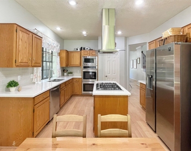 7 Windledge Place - Photo Thumbnail 9