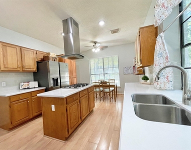 7 Windledge Place - Photo Thumbnail 7