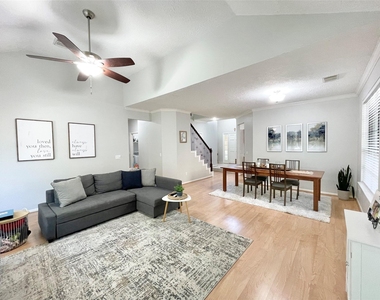 7 Windledge Place - Photo Thumbnail 15