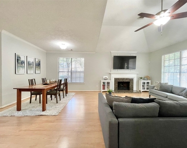 7 Windledge Place - Photo Thumbnail 21