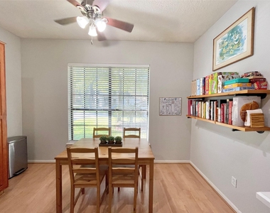 7 Windledge Place - Photo Thumbnail 11