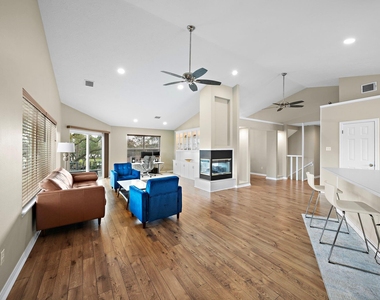2523 Baycrest Drive - Photo Thumbnail 3