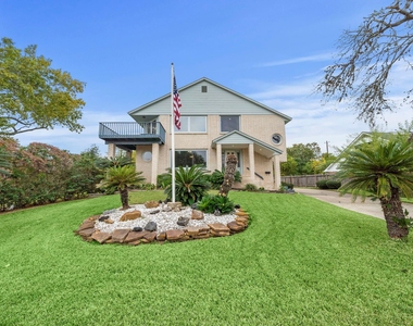 2523 Baycrest Drive - Photo Thumbnail 1