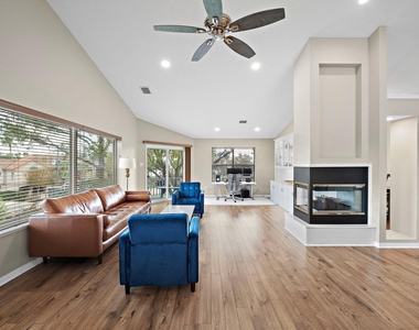 2523 Baycrest Drive - Photo Thumbnail 4