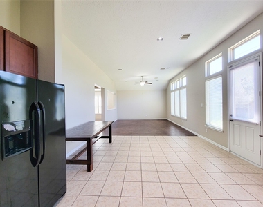 3007 Meadow Prairie Street - Photo Thumbnail 12