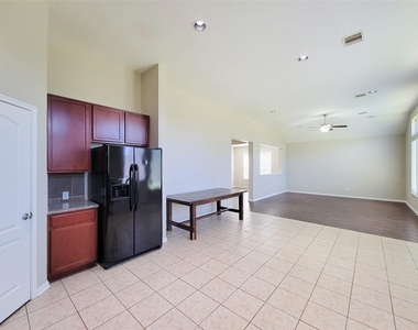 3007 Meadow Prairie Street - Photo Thumbnail 8