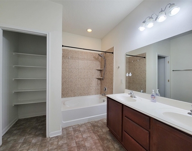 3007 Meadow Prairie Street - Photo Thumbnail 16