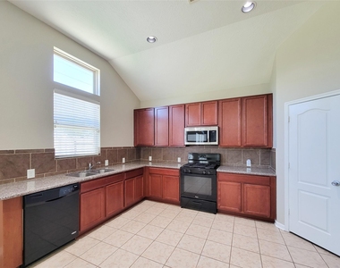 3007 Meadow Prairie Street - Photo Thumbnail 7