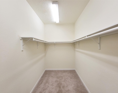 3007 Meadow Prairie Street - Photo Thumbnail 18