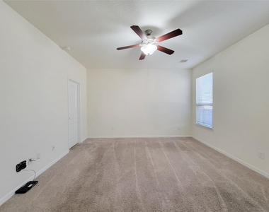 3007 Meadow Prairie Street - Photo Thumbnail 20
