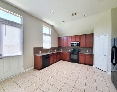 3007 Meadow Prairie Street - Photo Thumbnail 9