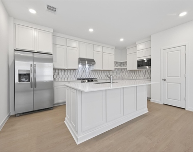 13071 Pine Trace Street - Photo Thumbnail 12