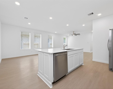 13071 Pine Trace Street - Photo Thumbnail 15