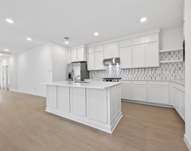 13071 Pine Trace Street - Photo Thumbnail 13