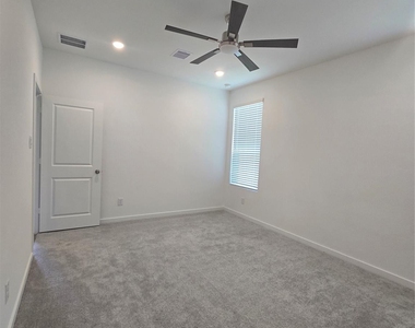 13071 Pine Trace Street - Photo Thumbnail 15