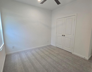 13071 Pine Trace Street - Photo Thumbnail 17