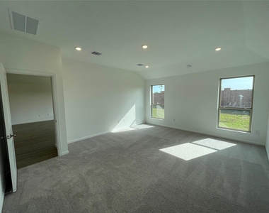 13071 Pine Trace Street - Photo Thumbnail 6