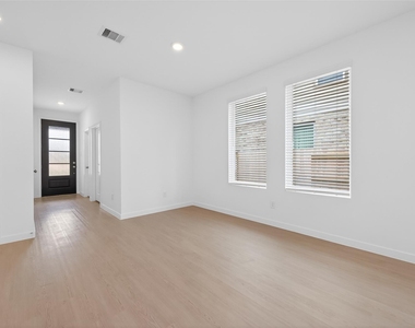 13071 Pine Trace Street - Photo Thumbnail 11
