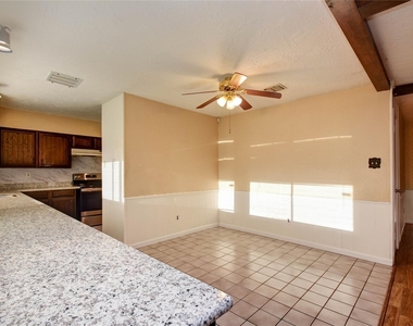 9510 Huntington Way Drive - Photo Thumbnail 11