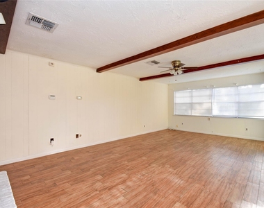 9510 Huntington Way Drive - Photo Thumbnail 15