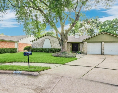 9510 Huntington Way Drive - Photo Thumbnail 2