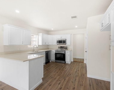 1309 Bragg Street - Photo Thumbnail 14