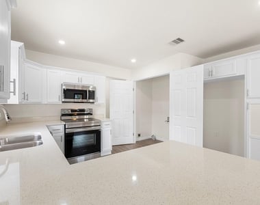1309 Bragg Street - Photo Thumbnail 19