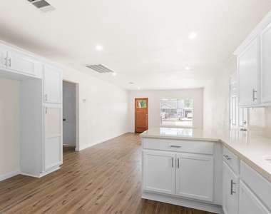 1309 Bragg Street - Photo Thumbnail 18