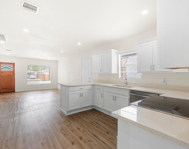 1309 Bragg Street - Photo Thumbnail 17