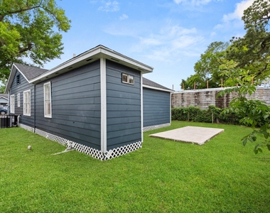 1309 Bragg Street - Photo Thumbnail 5