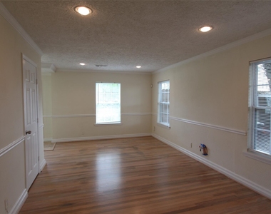 6630 Corbin Street - Photo Thumbnail 2