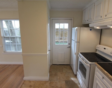 6630 Corbin Street - Photo Thumbnail 4