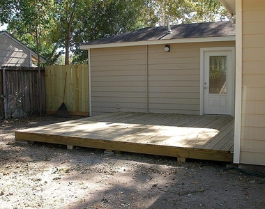 6630 Corbin Street - Photo Thumbnail 12